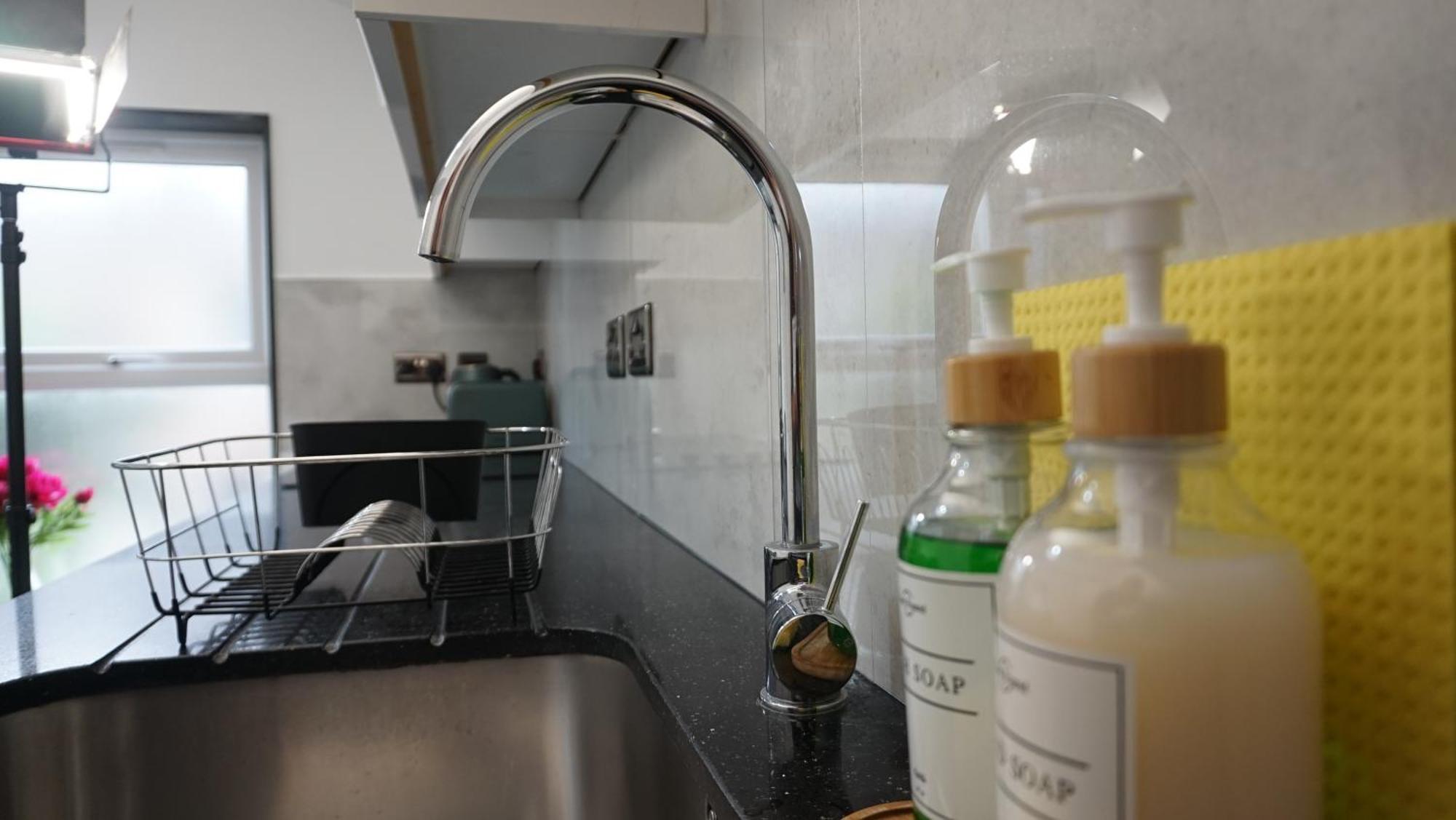 Beautiful London Home Sleeps 6, 2 Minutes To Metro Extérieur photo