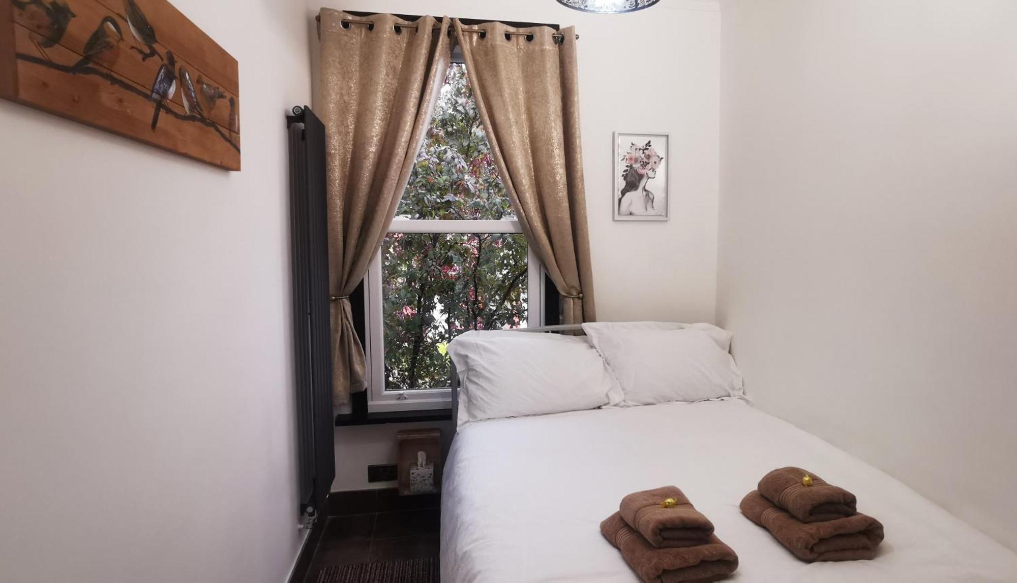 Beautiful London Home Sleeps 6, 2 Minutes To Metro Extérieur photo